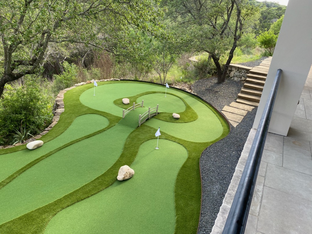 Use creative obstacles for your Detroit and all of Michigan mini golf course